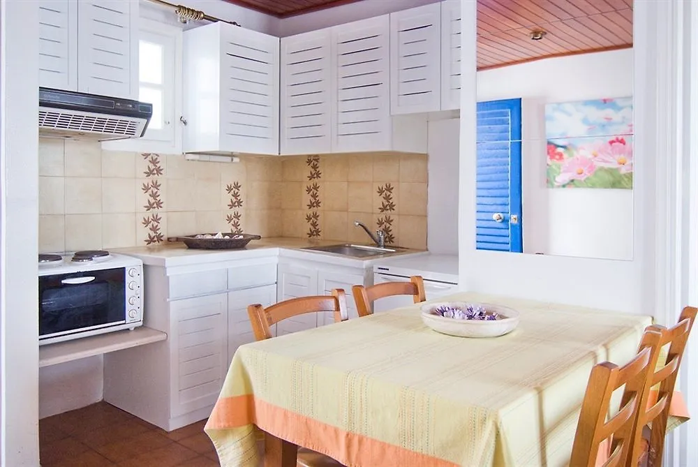 Mykonos Town Boho Private Luxury Suites בית הארחה